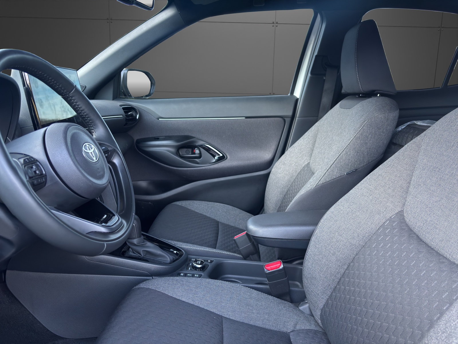 TOYOTA Yaris Cross 1.5 Trend e-CVT AWDi-image-2