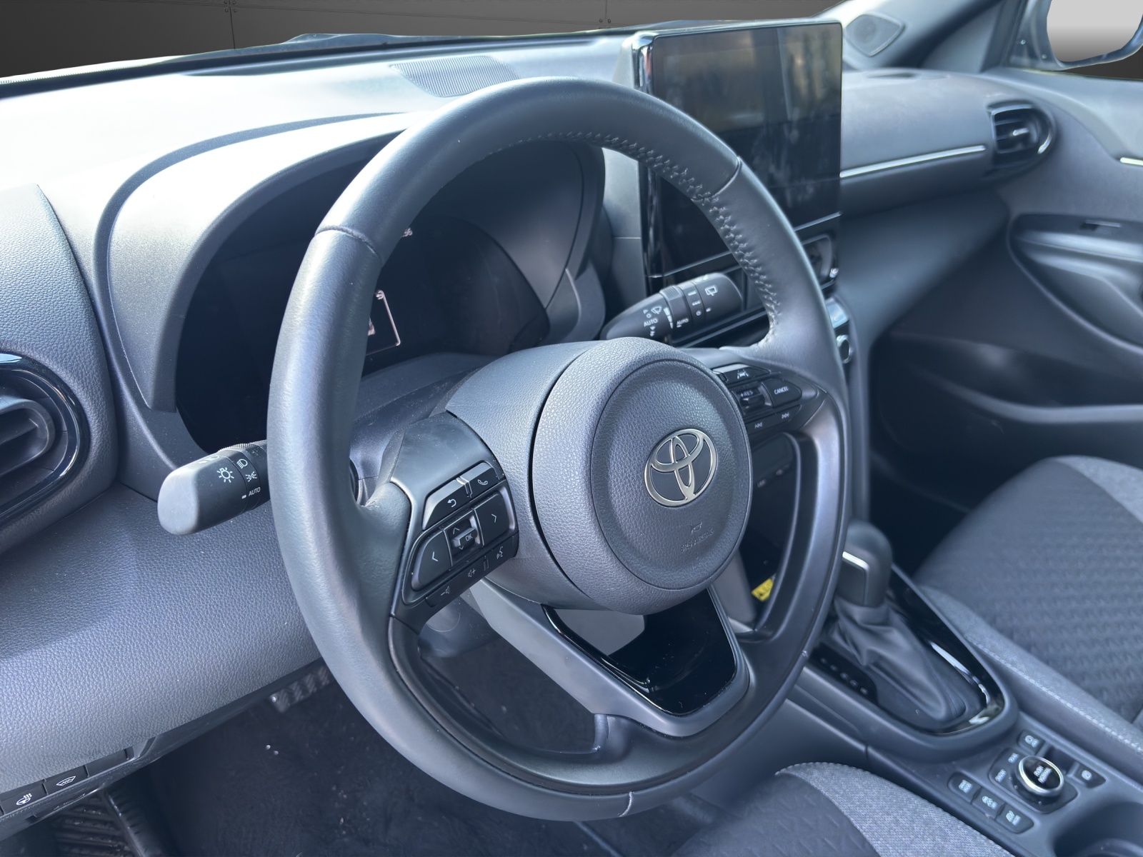TOYOTA Yaris Cross 1.5 Trend e-CVT AWDi-image-3