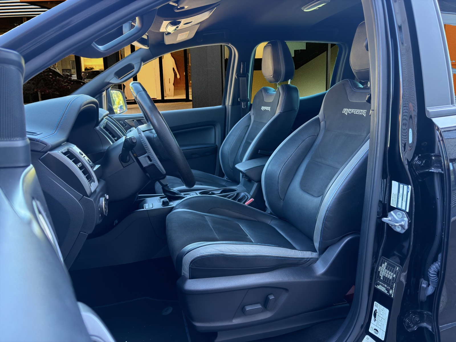 FORD Ranger DKab.Pick-up 2.0 EcoBlue 4x4 Raptor/ AHK - Standheizung - CH Fahrzeug-image-7