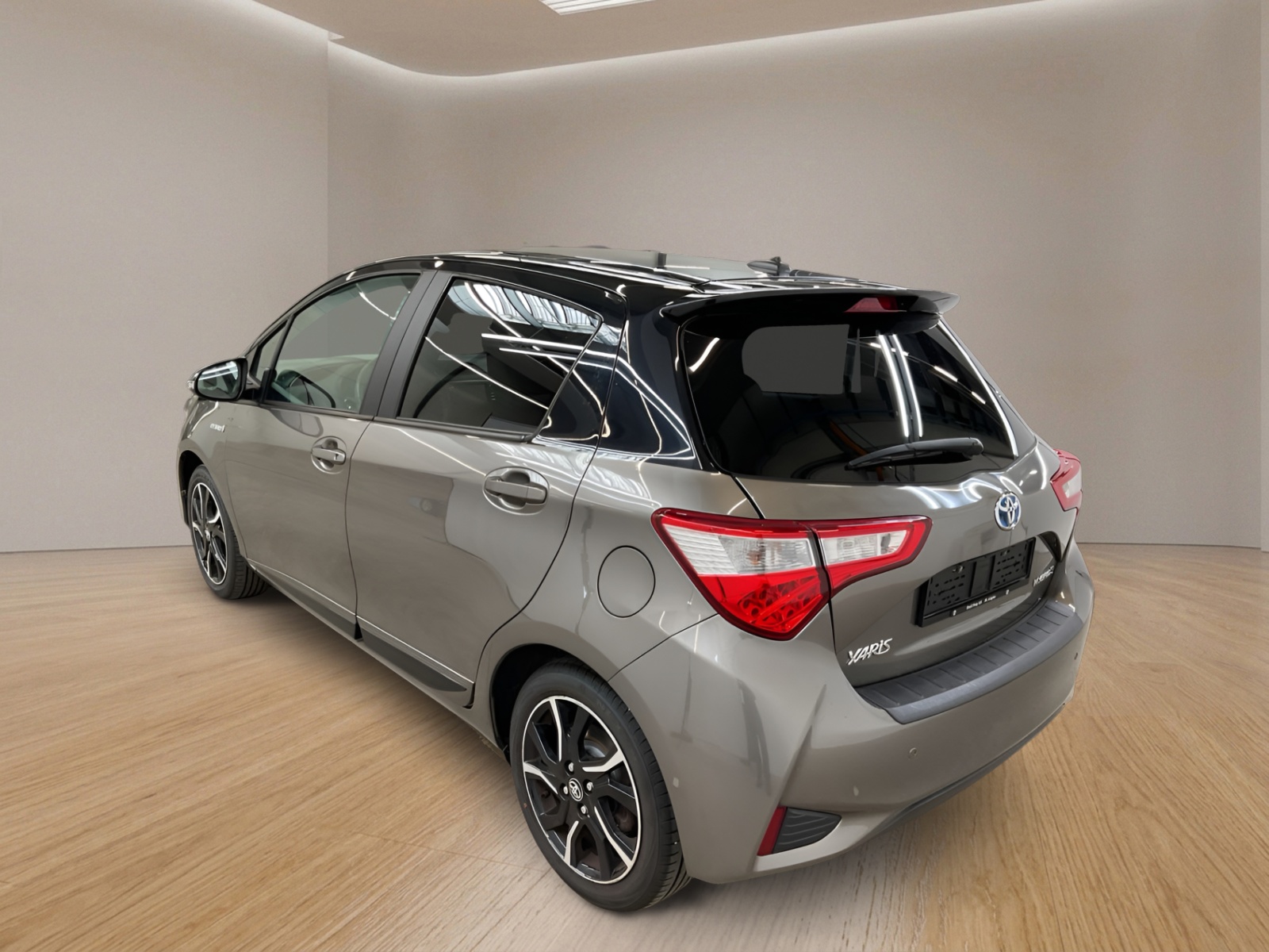 TOYOTA Yaris 1.5 VVT-i Hybrid Style e-CVT-image-1