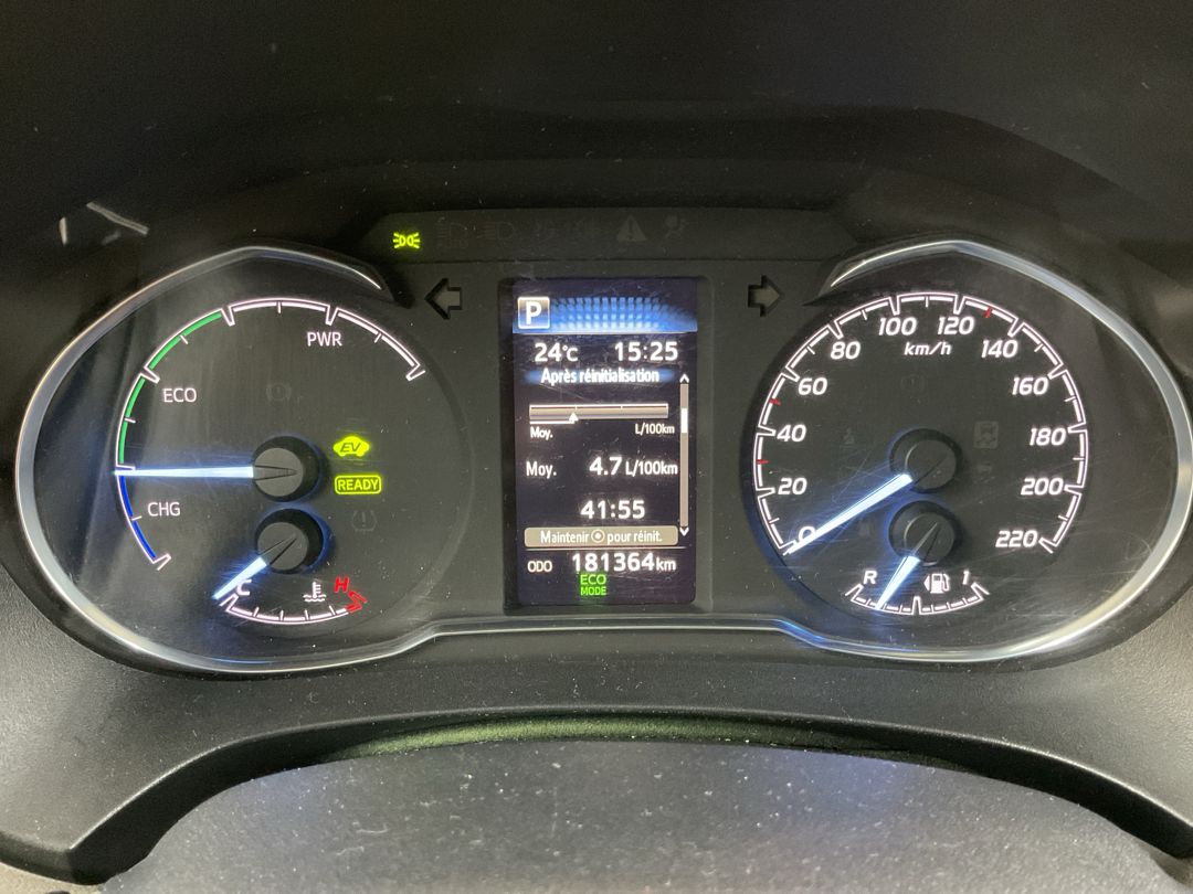 TOYOTA Yaris 1.5 VVT-i Hybrid Style e-CVT-image-12