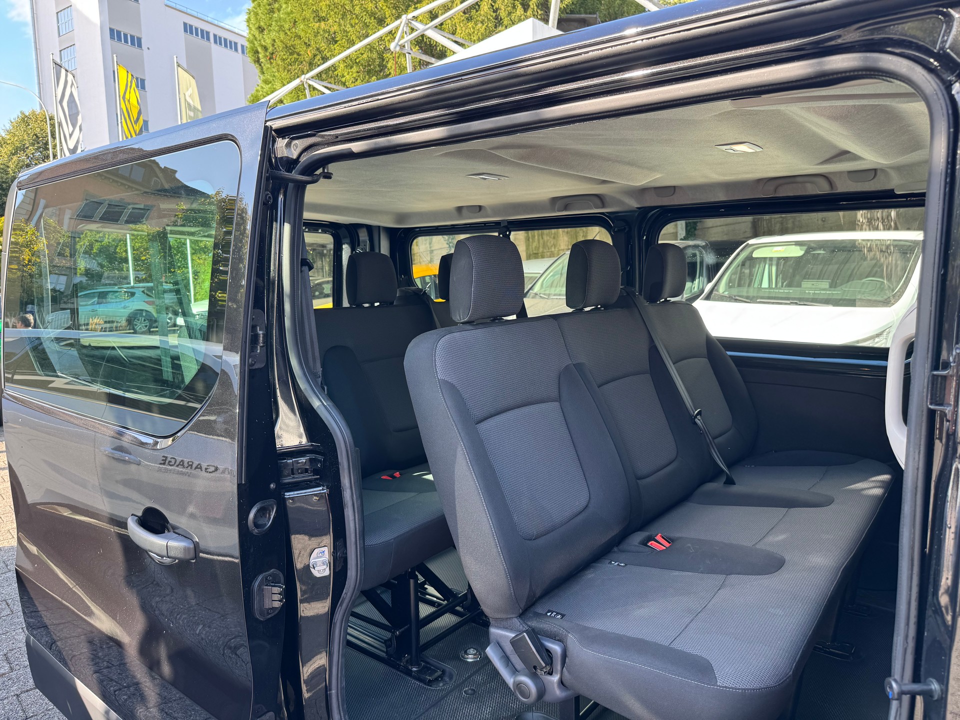 RENAULT Trafic Blue dCi 150 Grand Passenger Evolution EDC-image-13