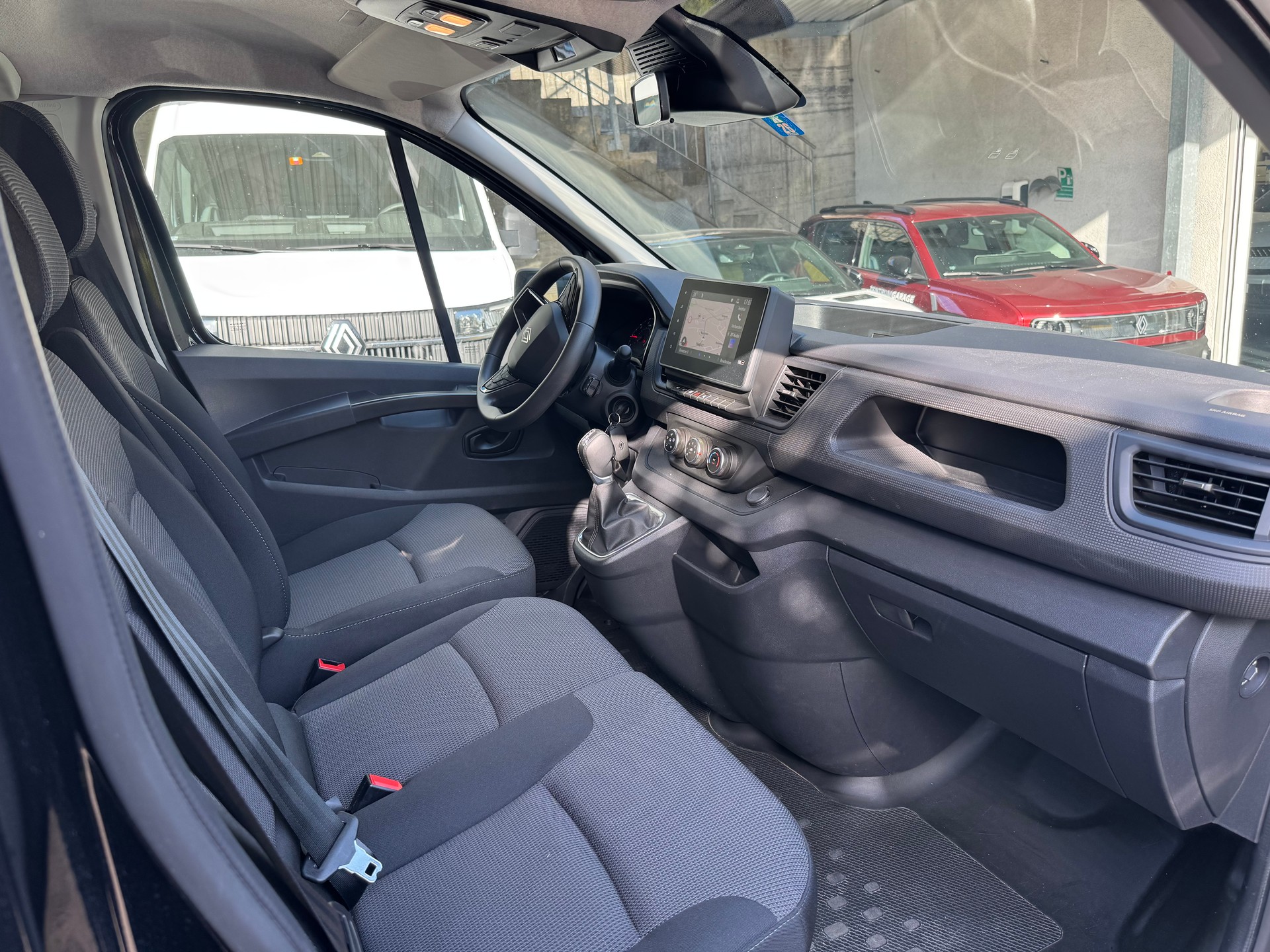 RENAULT Trafic Blue dCi 150 Grand Passenger Evolution EDC-image-14