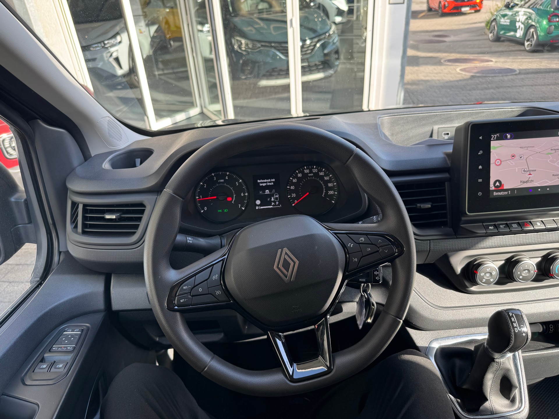 RENAULT Trafic Blue dCi 150 Grand Passenger Evolution EDC-image-9