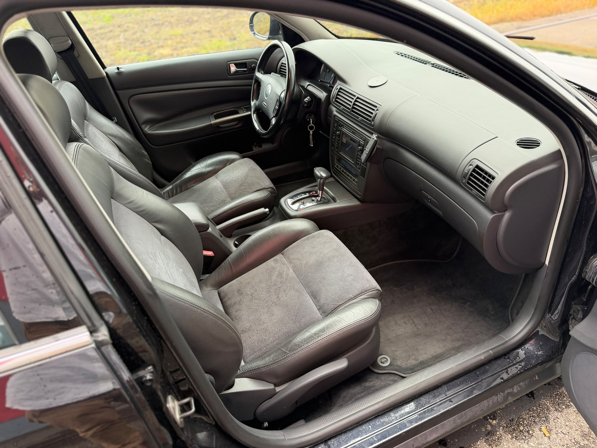 VW Passat Variant 1.9 TDI Highline Automat-image-11