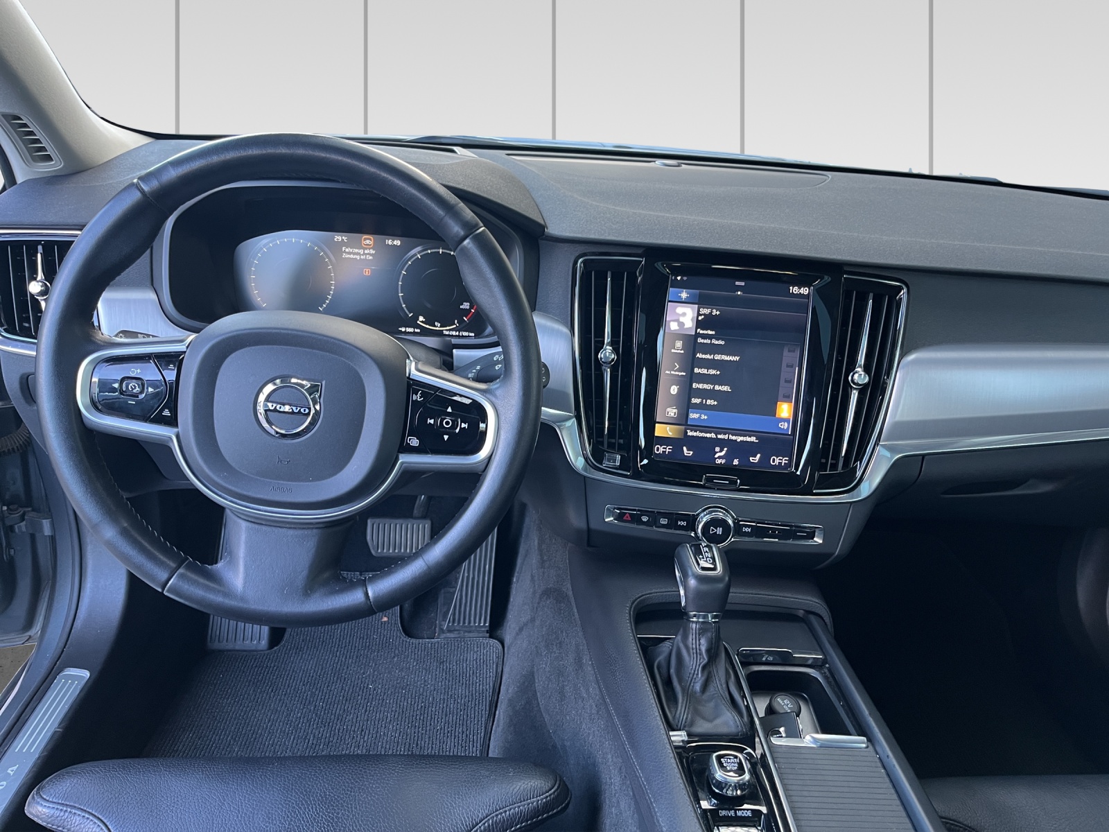 VOLVO V90 Cross Country T6 AWD Geartronic-image-8