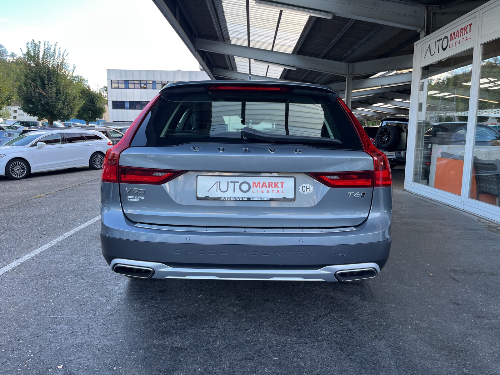 VOLVO V90 Cross Country T6 AWD Geartronic-image-3