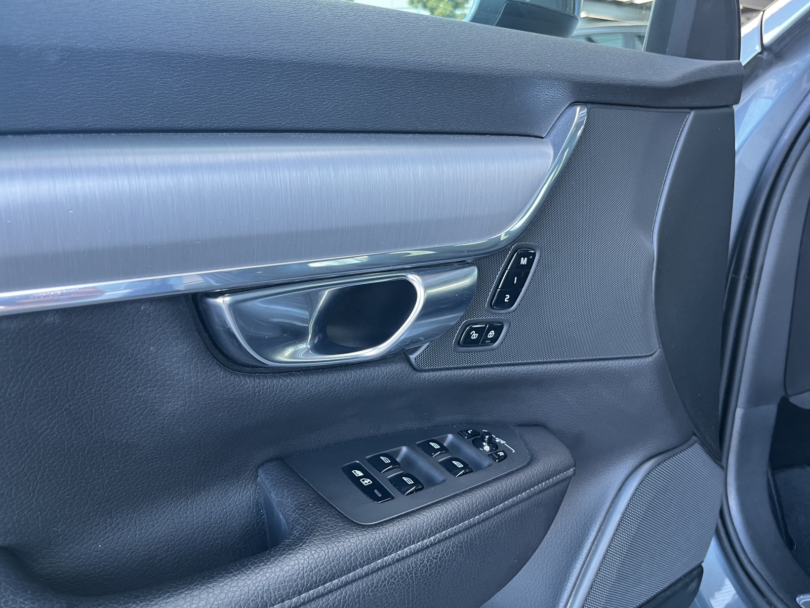VOLVO V90 Cross Country T6 AWD Geartronic-image-12