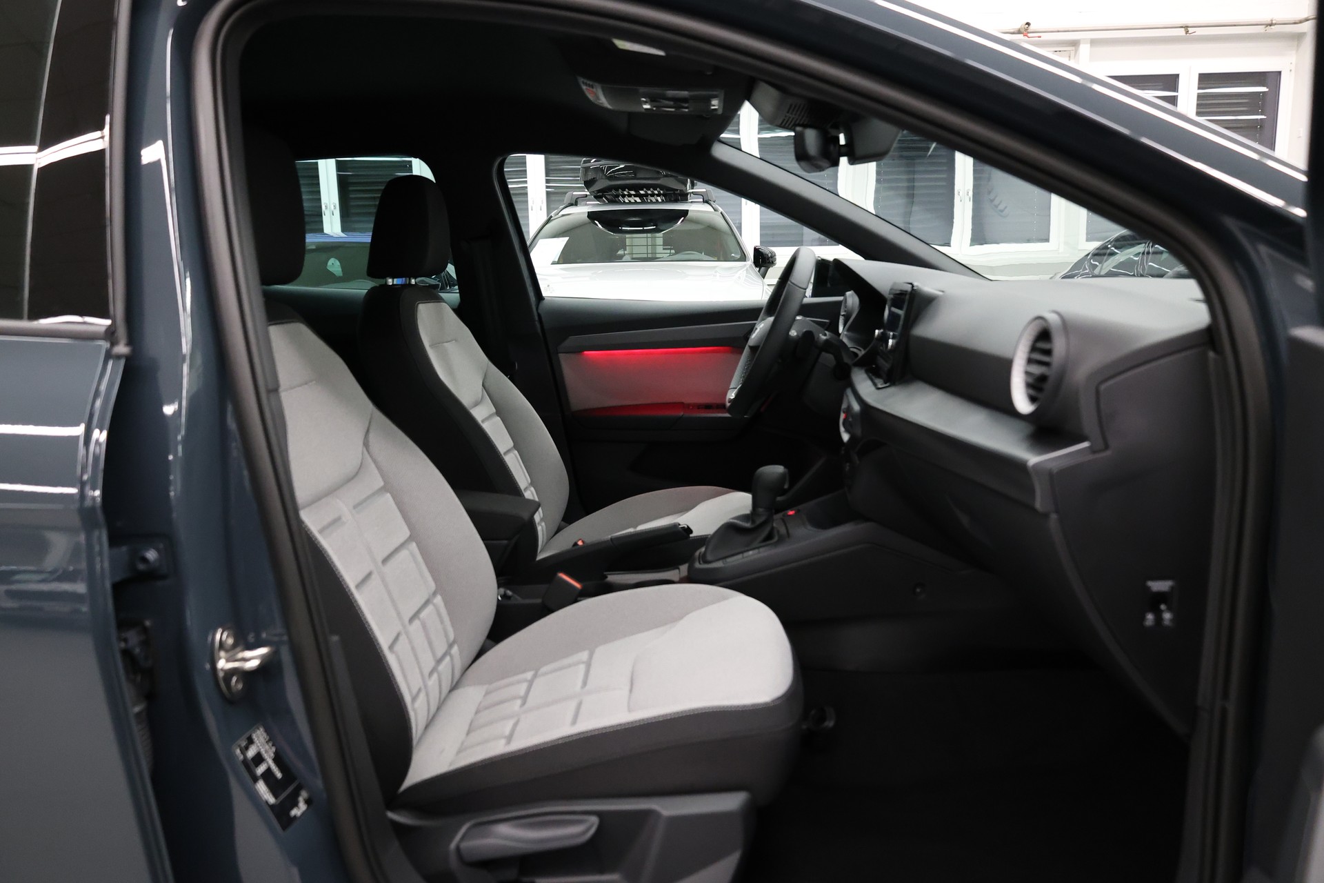 SEAT Ibiza 1.0 TSI 115 FR DSG-image-15