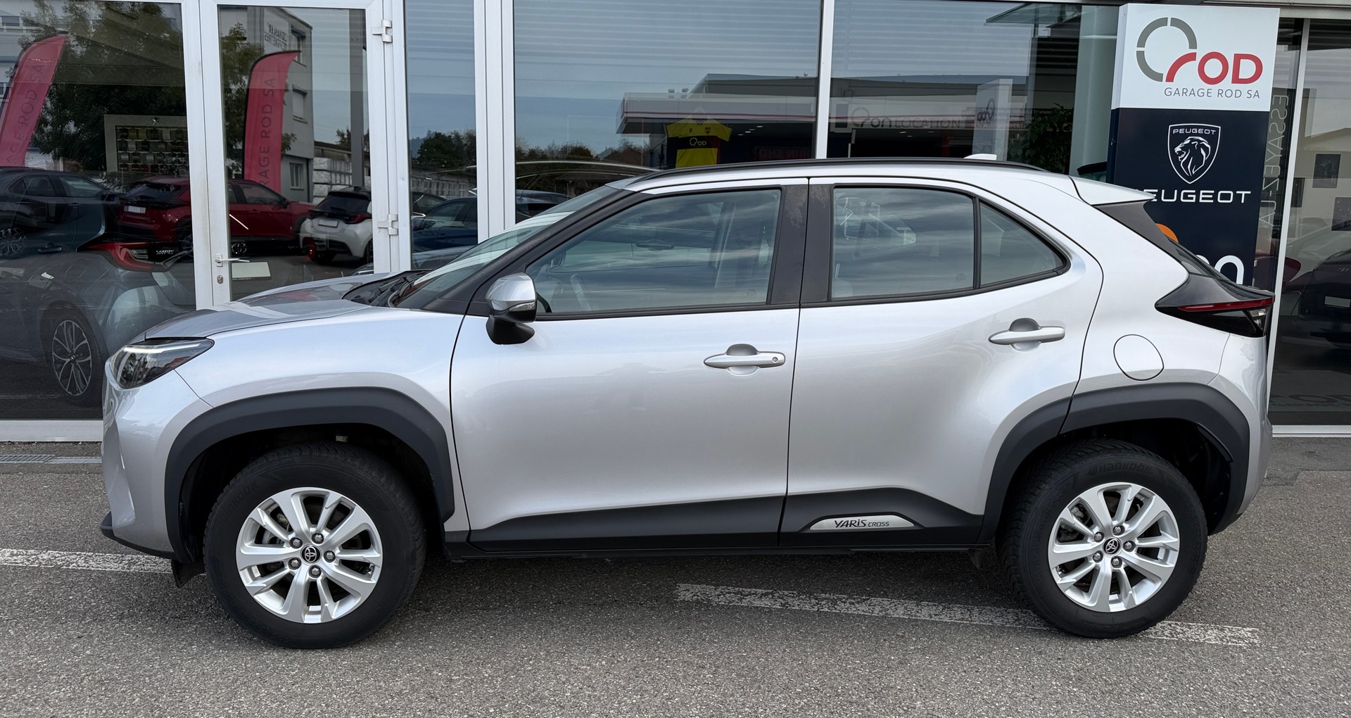TOYOTA Yaris Cross 1.5 Comfort e-CVT-image-3