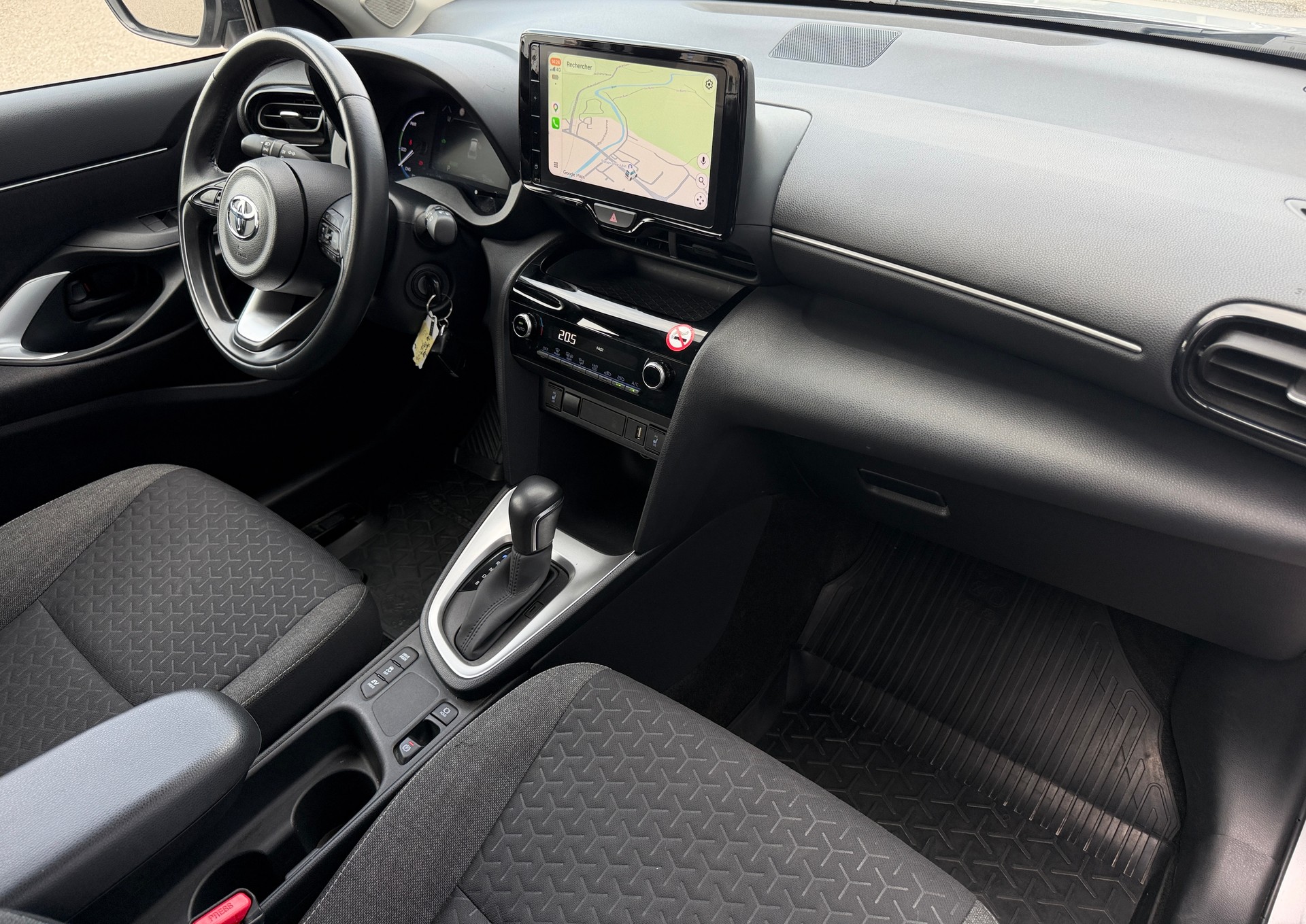 TOYOTA Yaris Cross 1.5 Comfort e-CVT-image-9