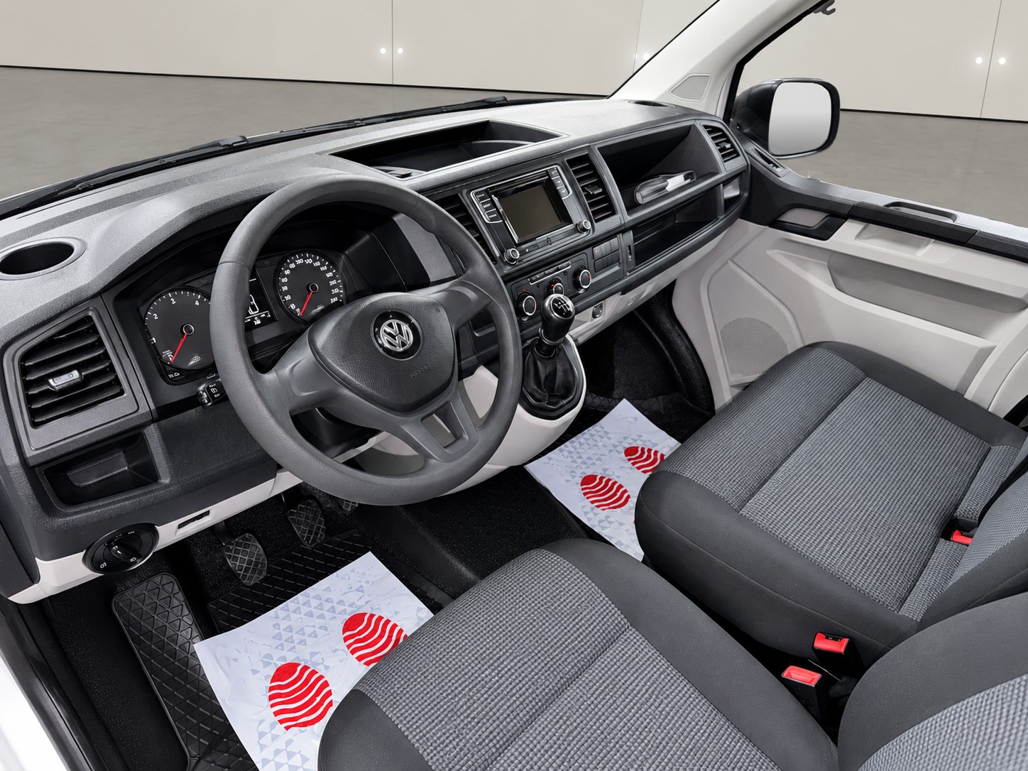 VW T6 2.0 TDI 4Motion Lang Version ( Mit AHK / Sortimo Regale )-image-9