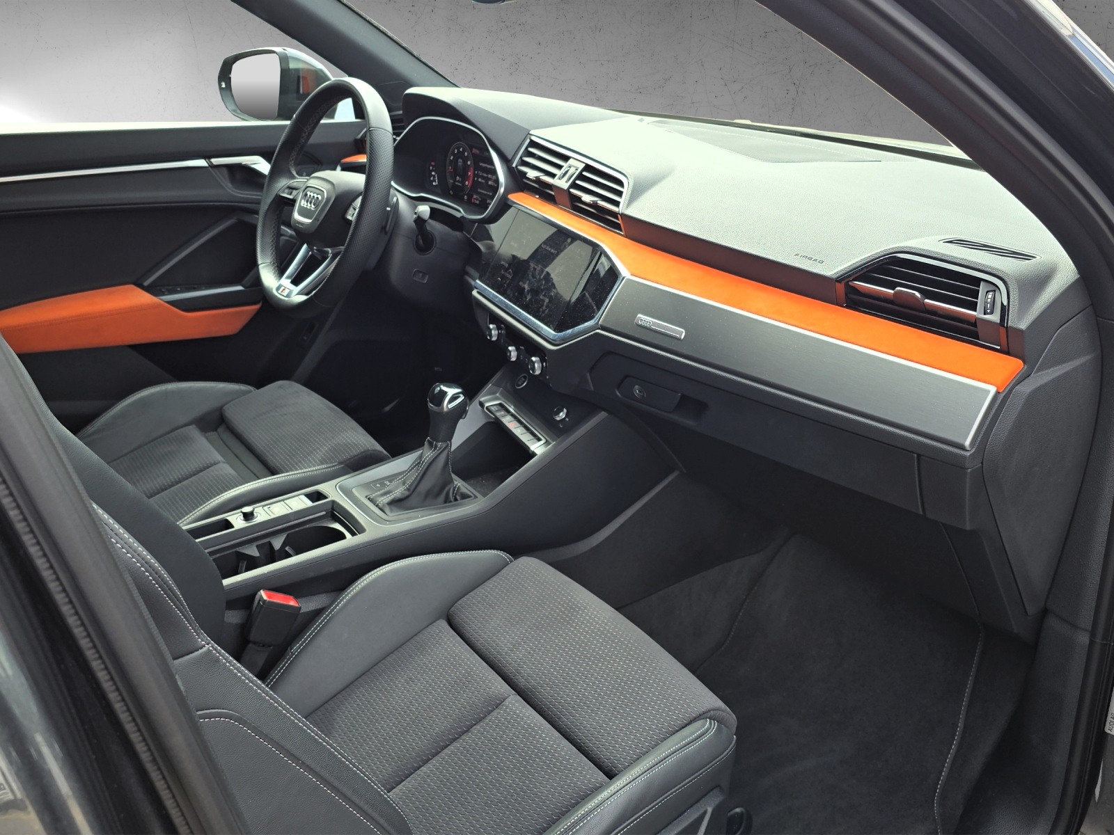 AUDI Q3 Sportback 35 TFSI S line S-tronic-image-1