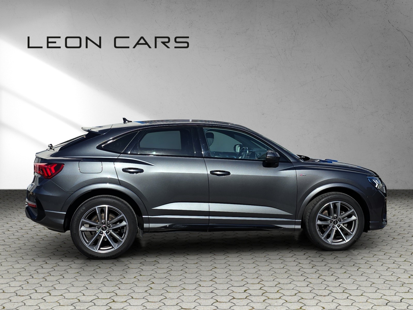 AUDI Q3 Sportback 35 TFSI S line S-tronic-image-3