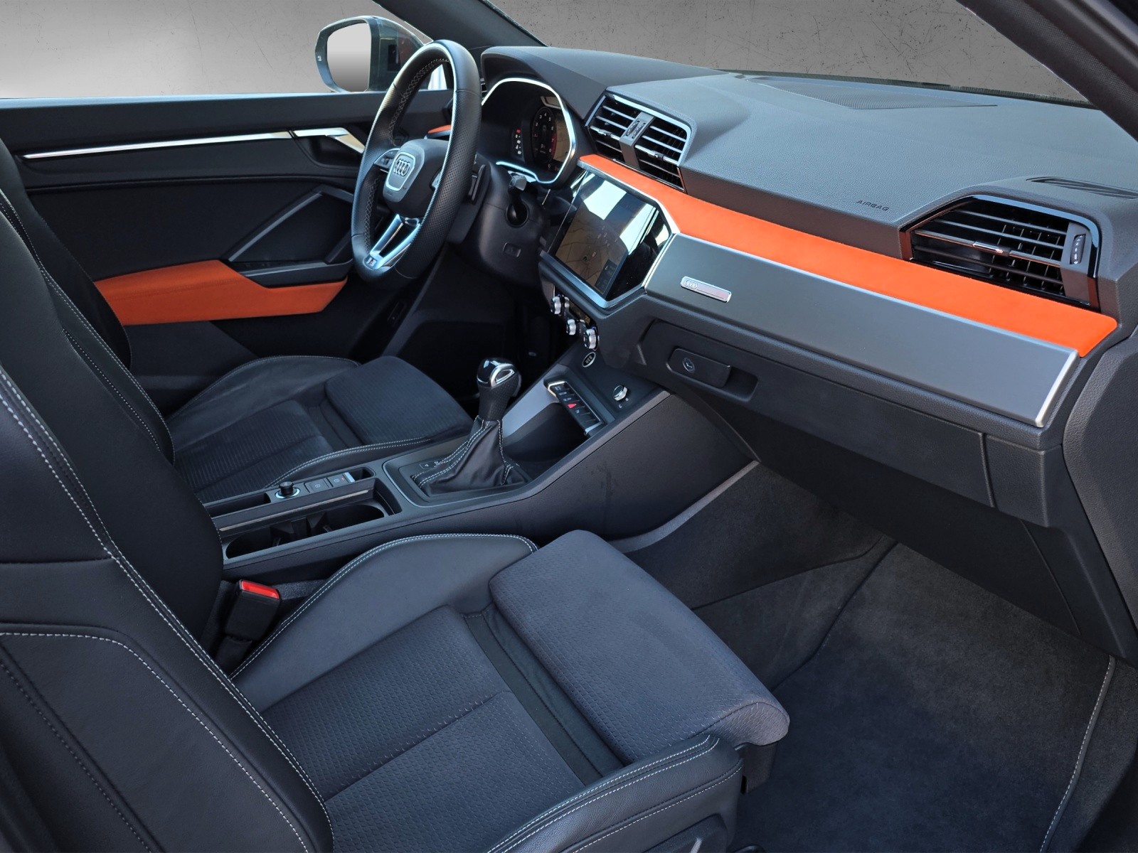 AUDI Q3 Sportback 35 TFSI S line S-tronic-image-10