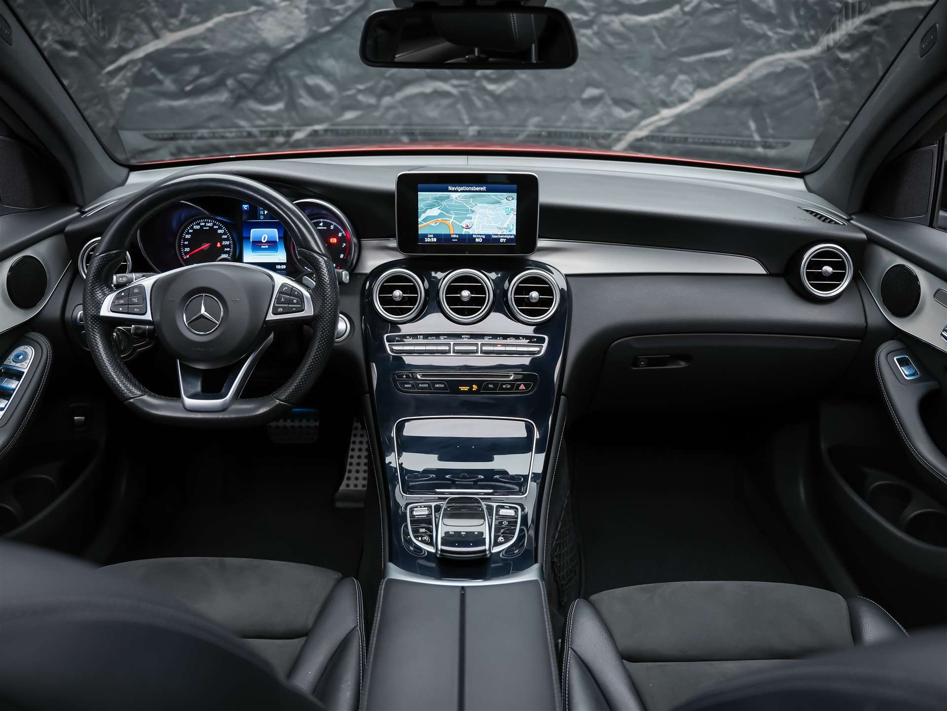 MERCEDES-BENZ GLC Coupé 250 AMG Line 4Matic 9G-Tronic *CH-Fahrzeug*Panorama*360° Kamera*Memory*-image-20