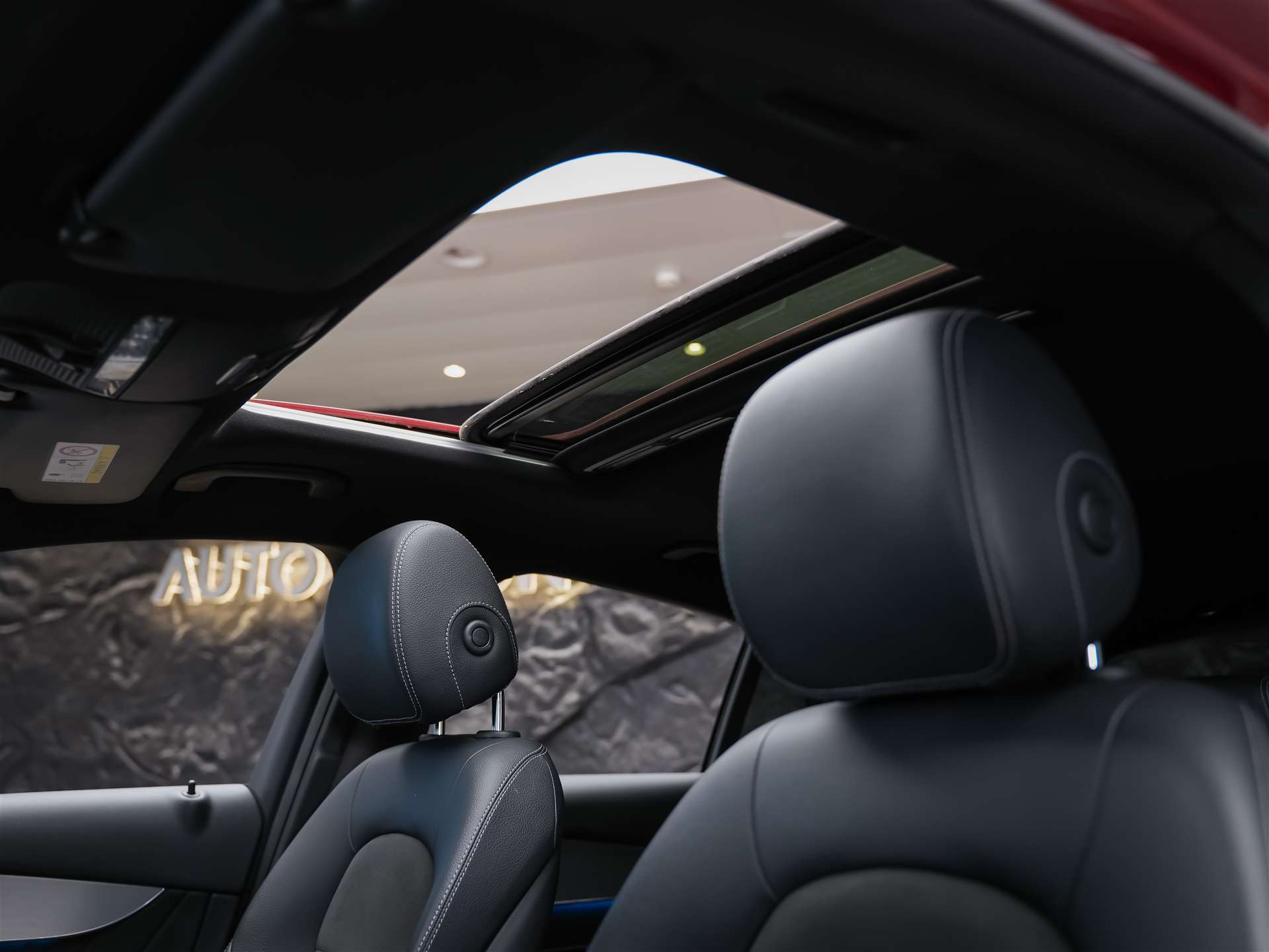 MERCEDES-BENZ GLC Coupé 250 AMG Line 4Matic 9G-Tronic *CH-Fahrzeug*Panorama*360° Kamera*Memory*-image-11