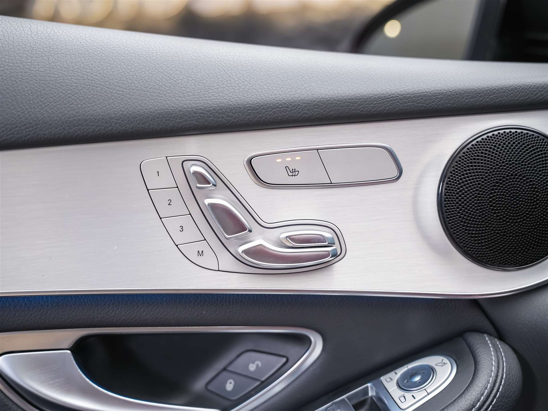MERCEDES-BENZ GLC Coupé 250 AMG Line 4Matic 9G-Tronic *CH-Fahrzeug*Panorama*360° Kamera*Memory*-image-25