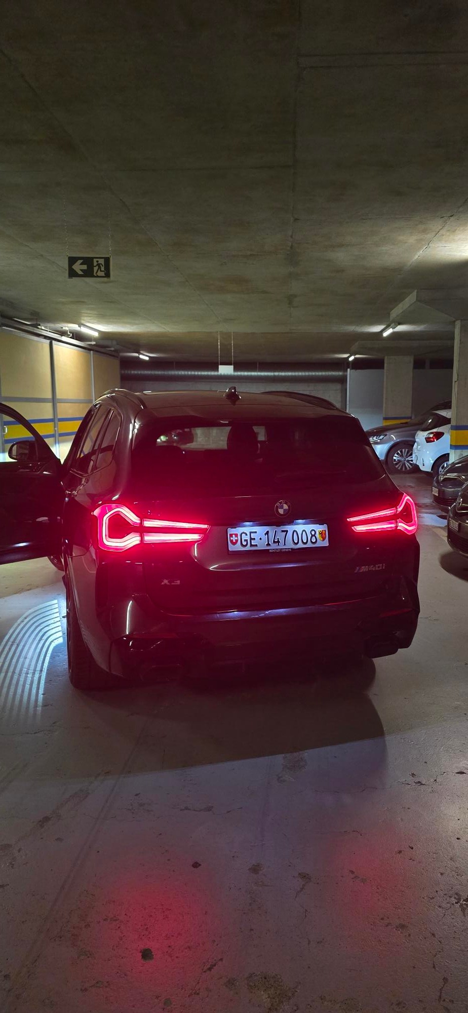 BMW M40i-image-2