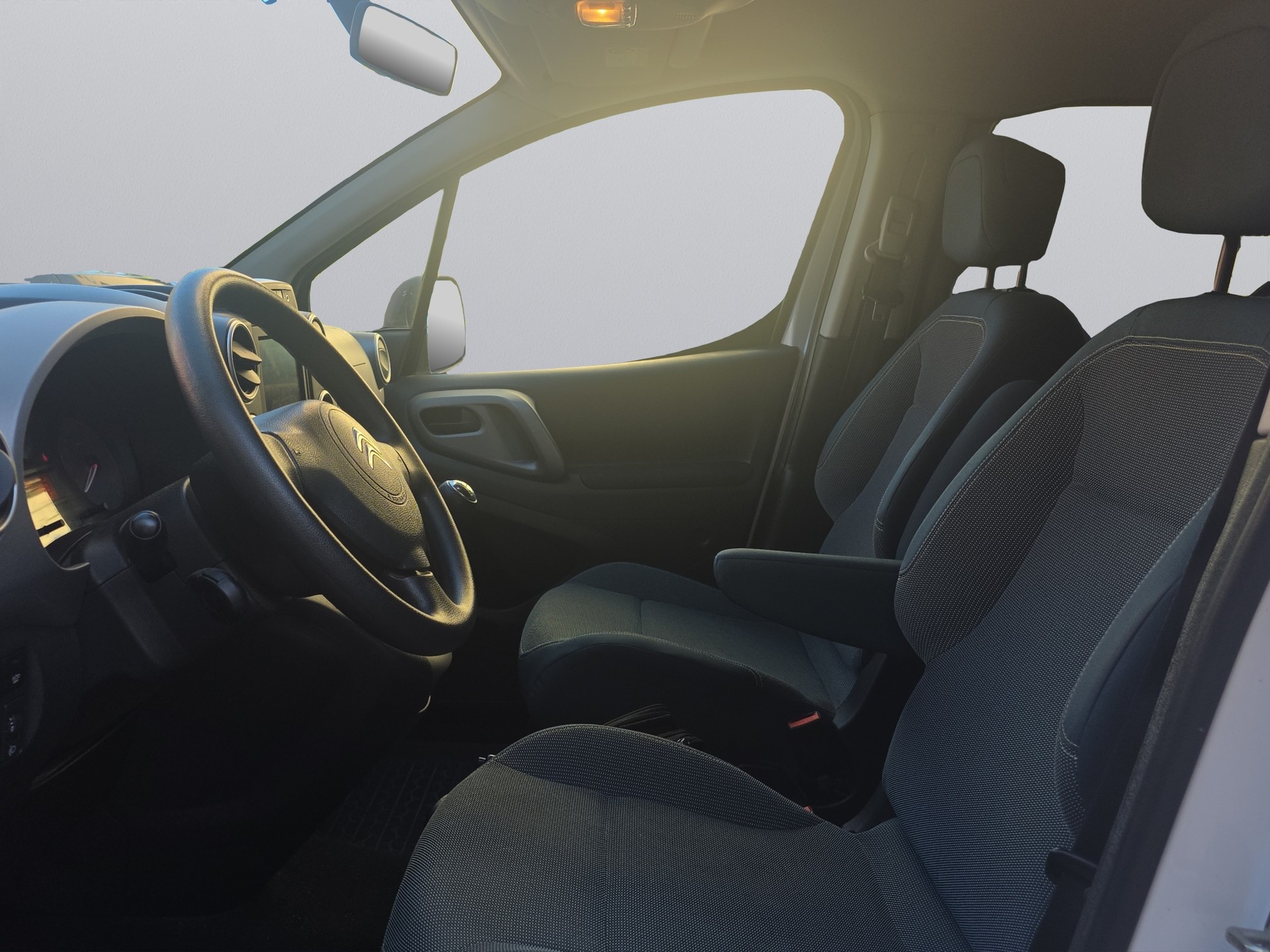 CITROEN Berlingo 1.2i Swiss FAMiIIiLY-image-8