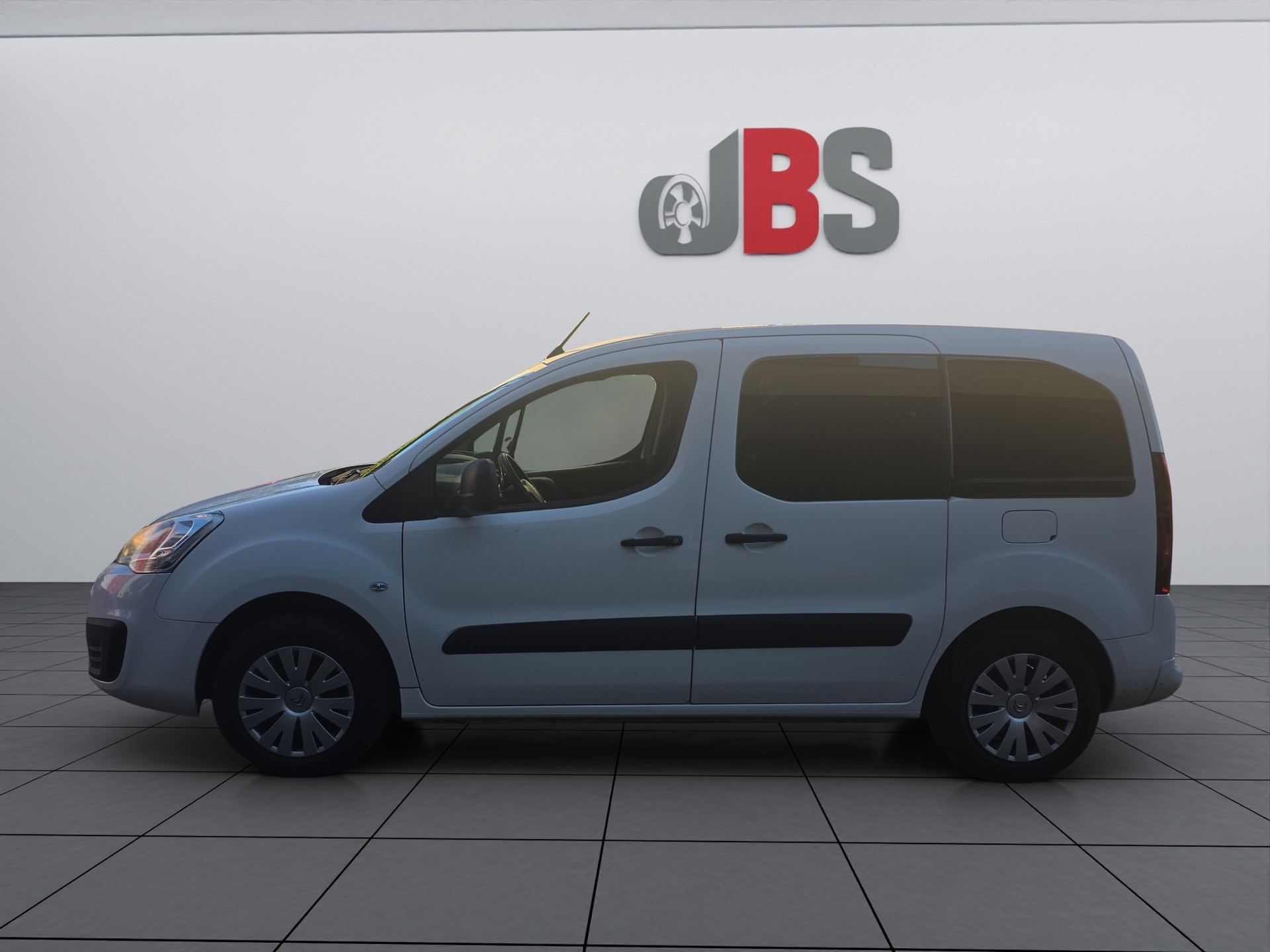 CITROEN Berlingo 1.2i Swiss FAMiIIiLY-image-1