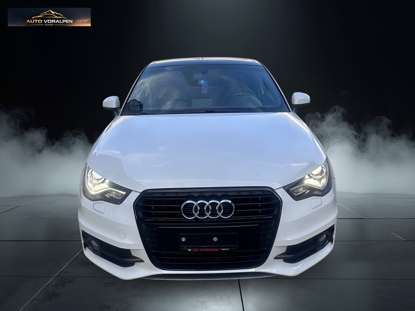 AUDI A1 Sport 1.4 TFSI Ambition S-tronic, S-Line Automat, Panoramadach, Ledersitze, ab MFK-showroom-element-1
