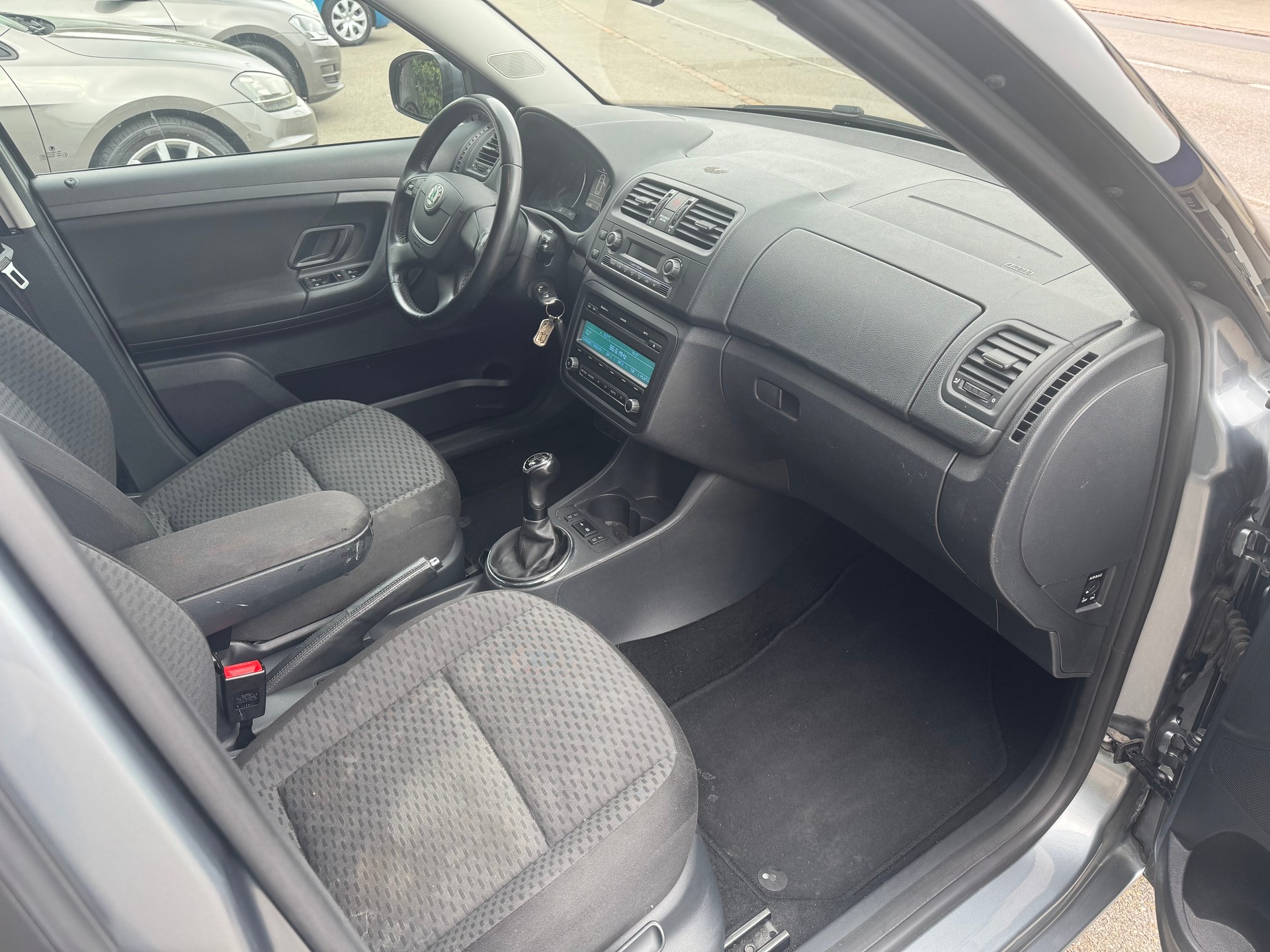 SKODA Fabia 1.2 TSI Family-image-7