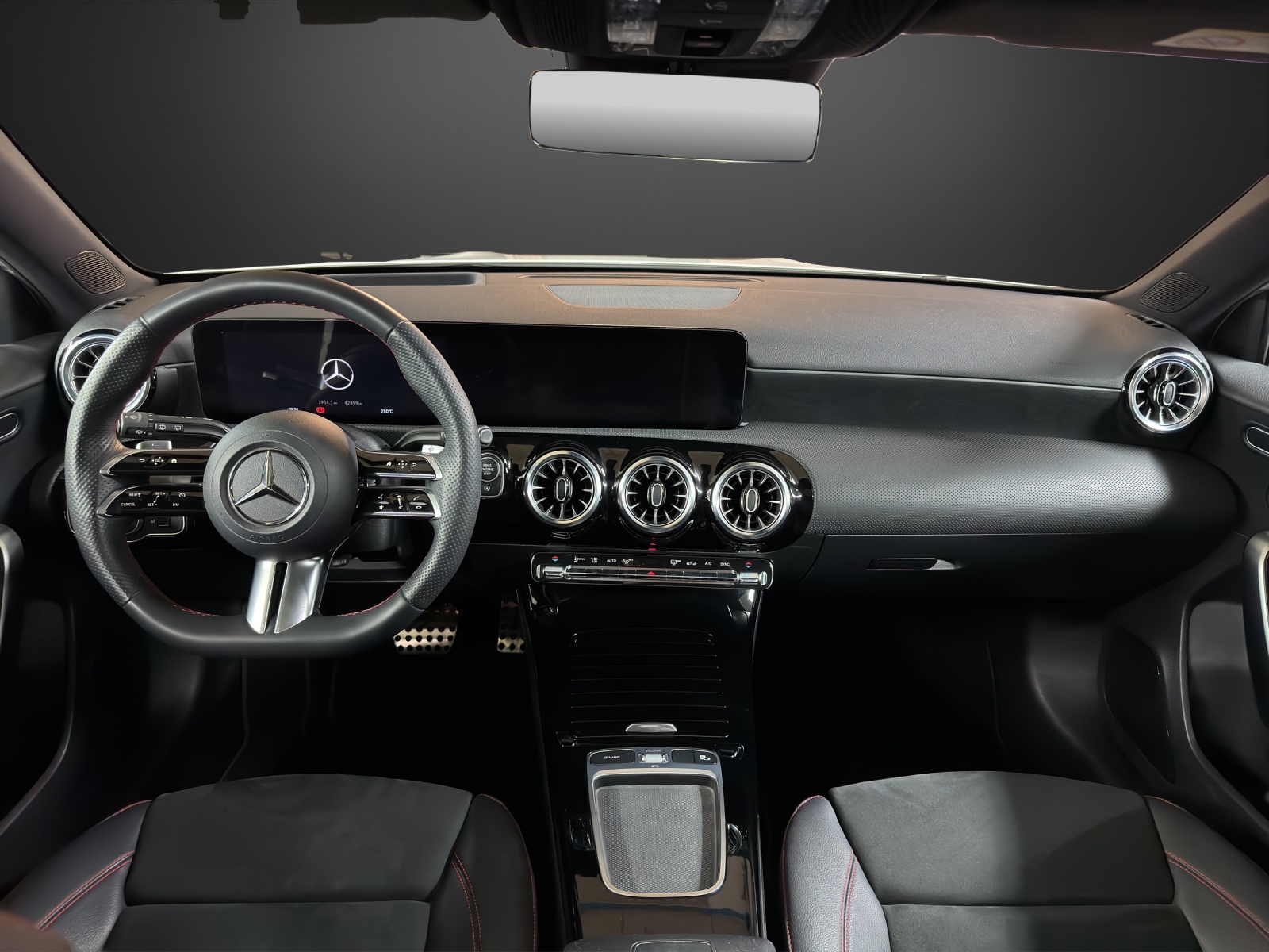 MERCEDES-BENZ A 200 AMG Line-image-10