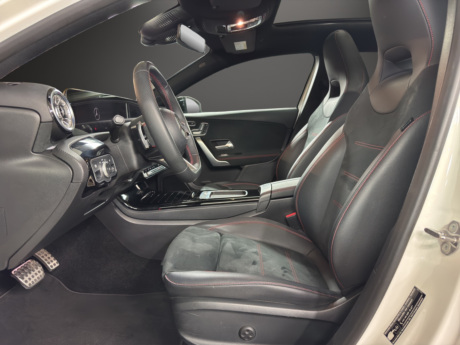 MERCEDES-BENZ A 200 AMG Line-image-9