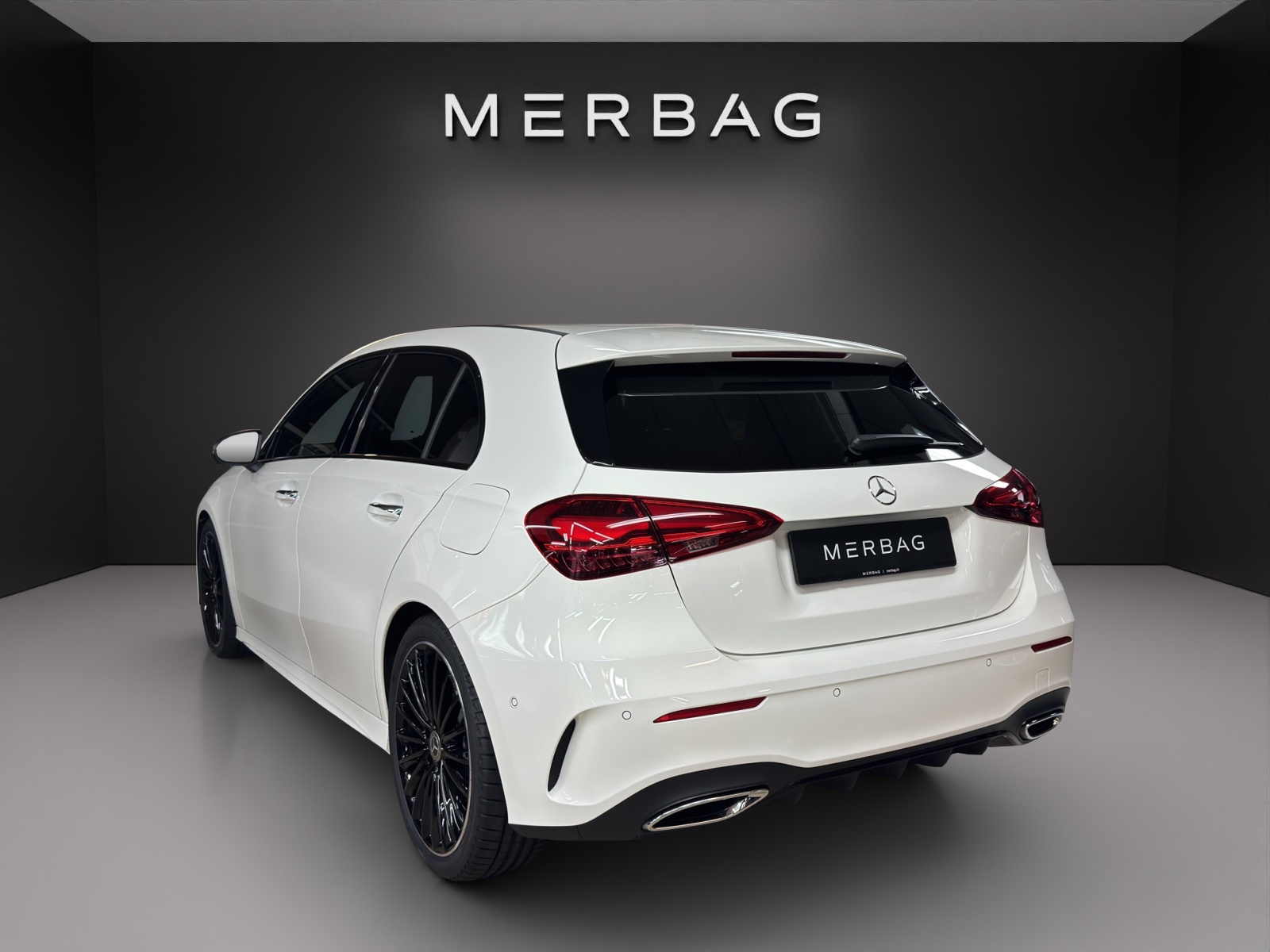 MERCEDES-BENZ A 200 AMG Line-image-2