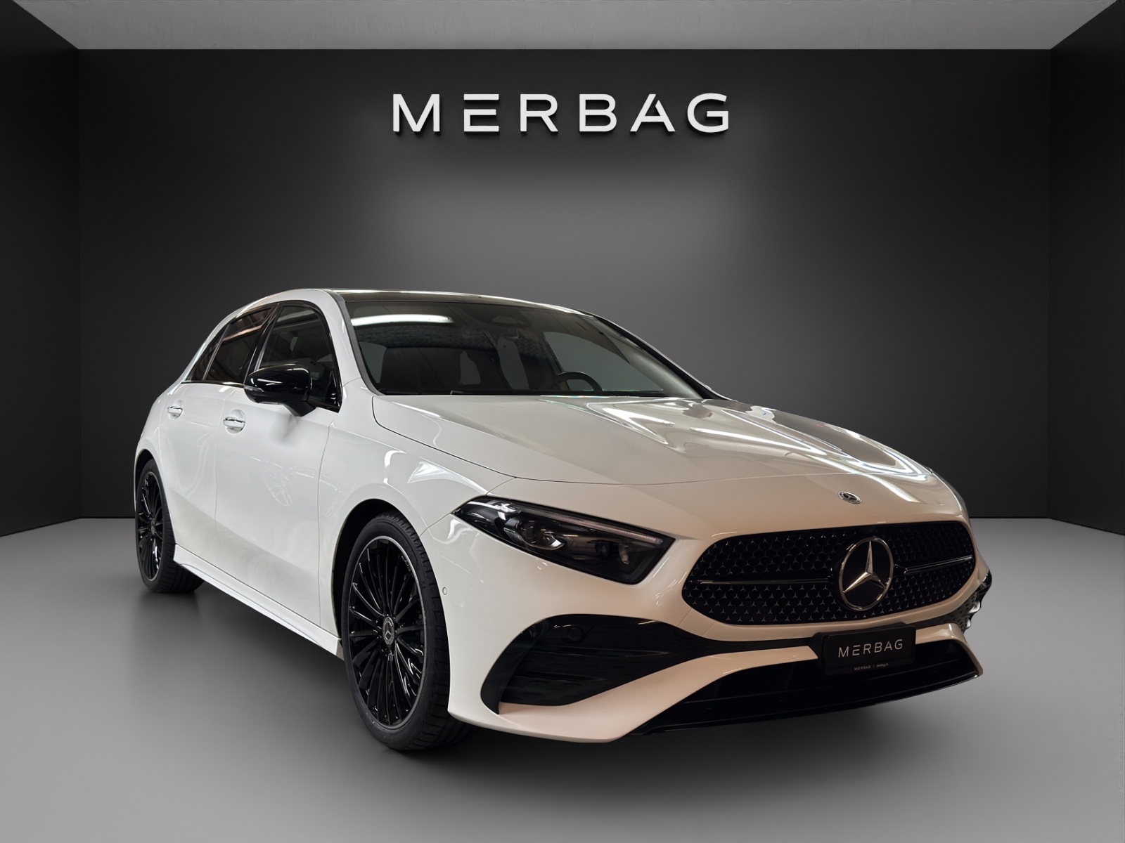 MERCEDES-BENZ A 200 AMG Line-image-5