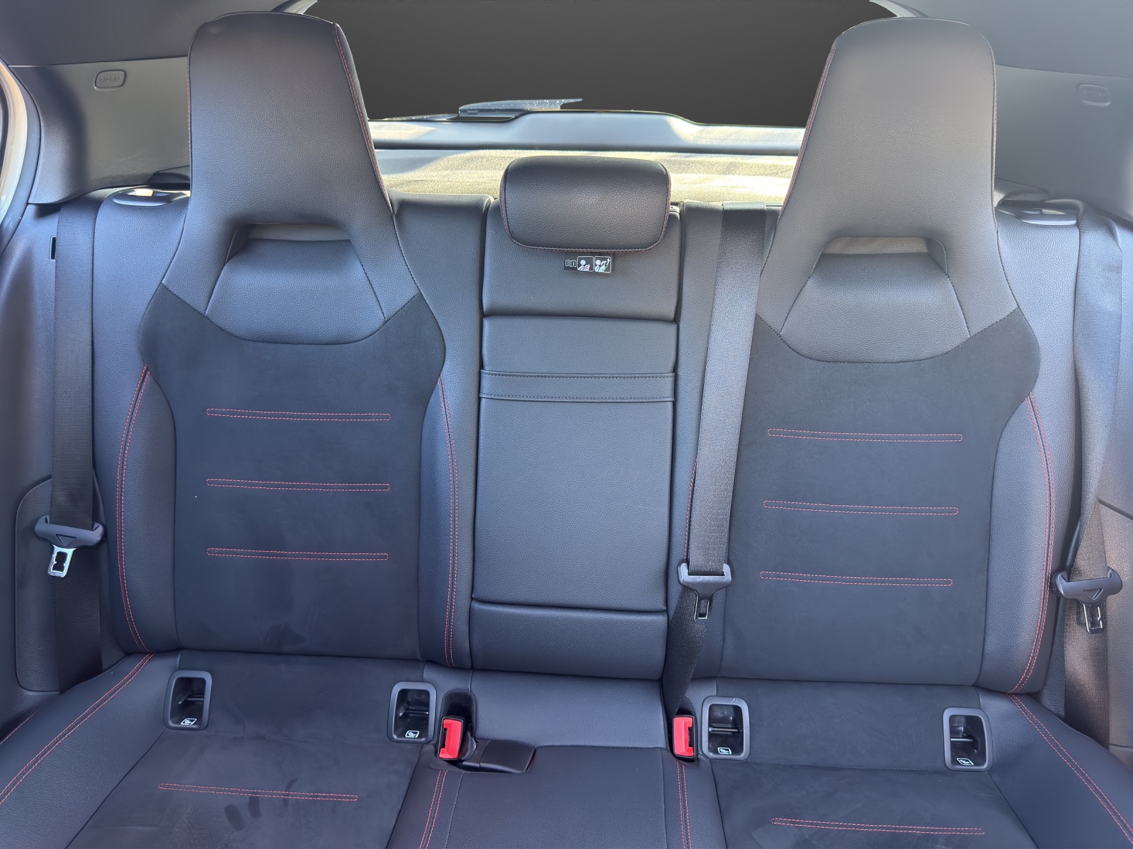 MERCEDES-BENZ A 200 AMG Line-image-14