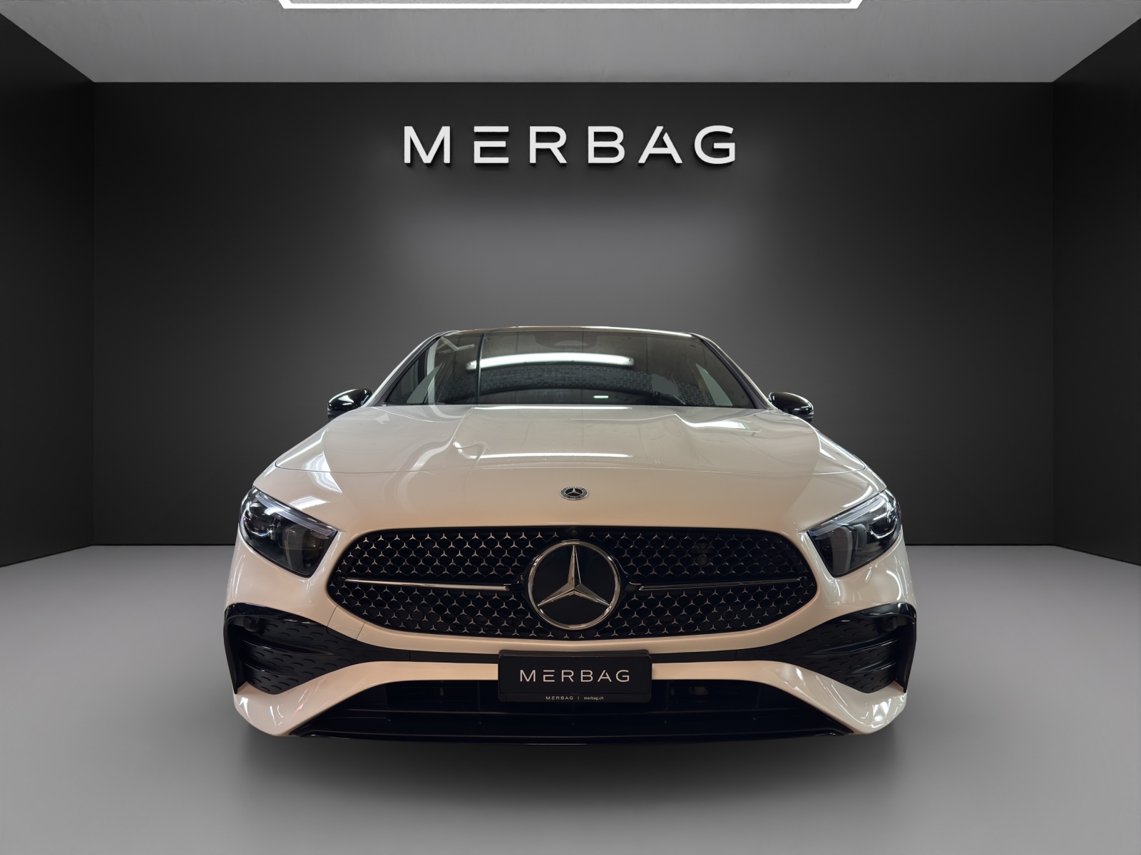 MERCEDES-BENZ A 200 AMG Line-image-6