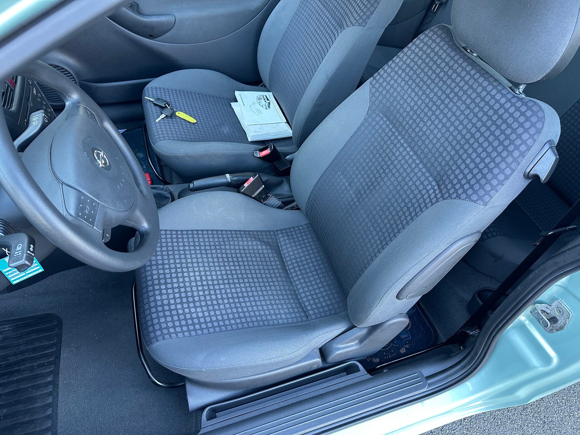 OPEL Corsa 1.4 16V Comfort Frisch ab MFK und Service-image-8