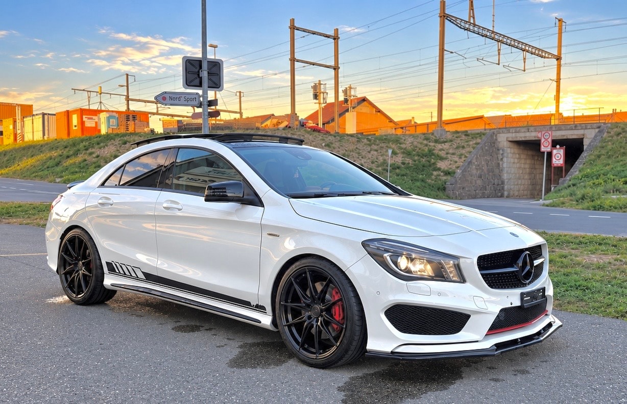 MERCEDES-BENZ CLA 250 AMG Line 7G-DCT 4Matic-image-2
