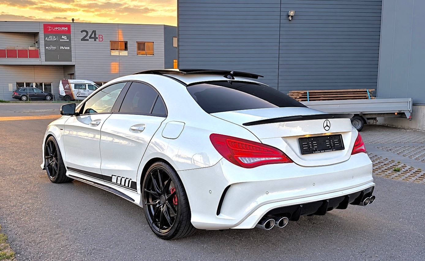 MERCEDES-BENZ CLA 250 AMG Line 7G-DCT 4Matic-image-4