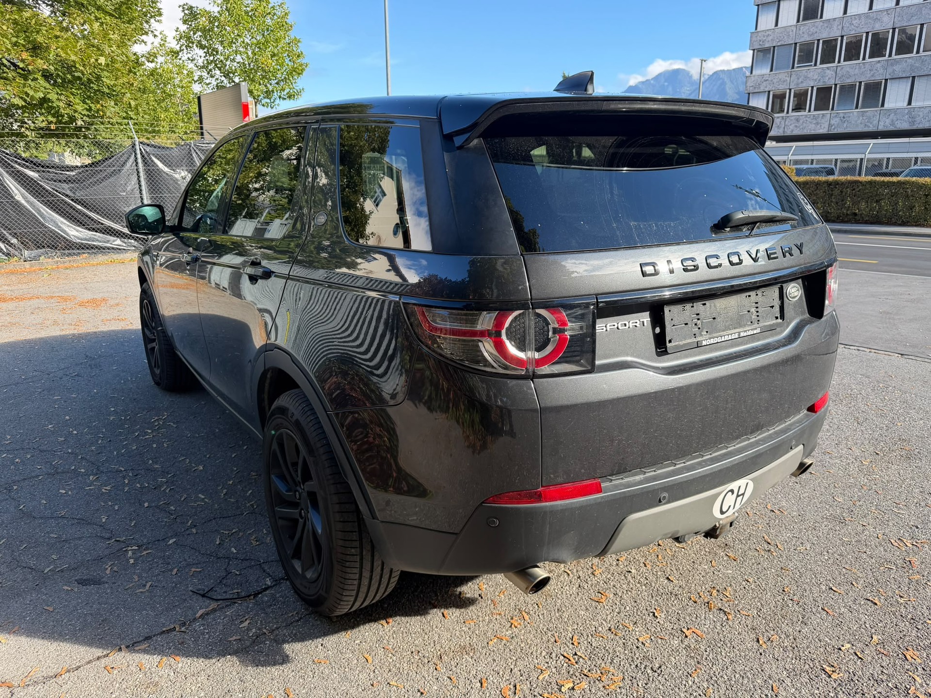 LAND ROVER Discovery Sport 2.0 TD4 SE AT9-image-6