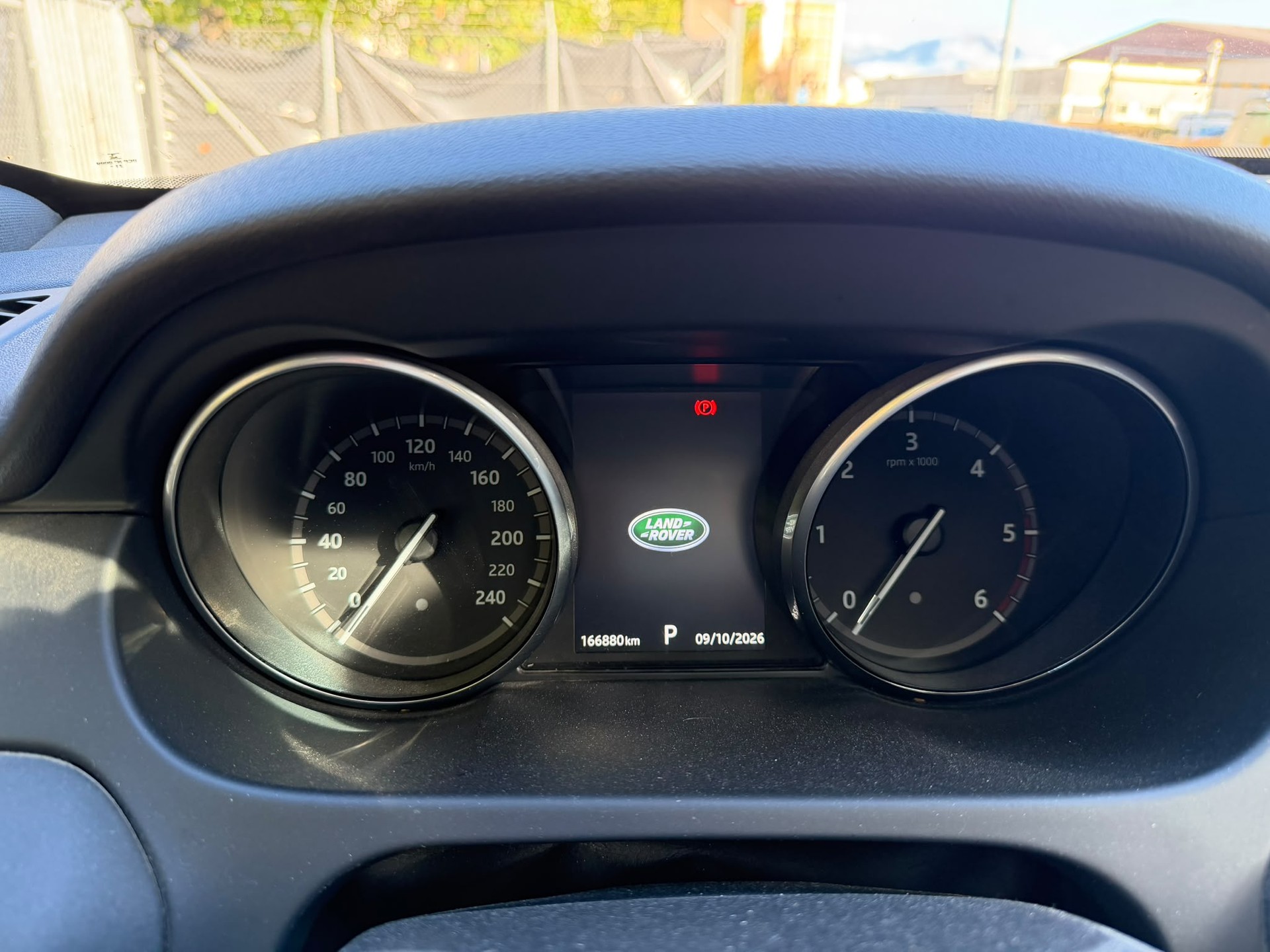 LAND ROVER Discovery Sport 2.0 TD4 SE AT9-image-9