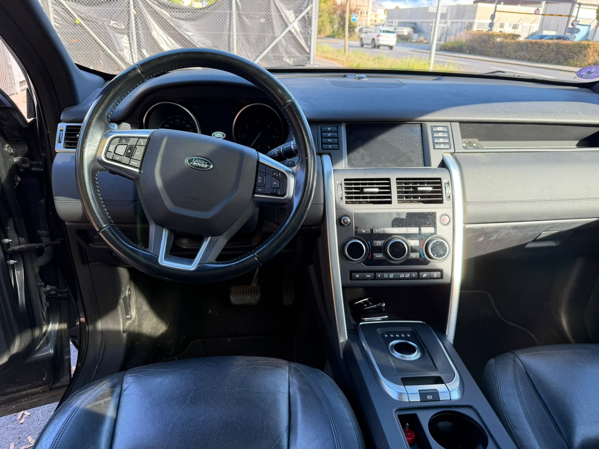 LAND ROVER Discovery Sport 2.0 TD4 SE AT9-image-3
