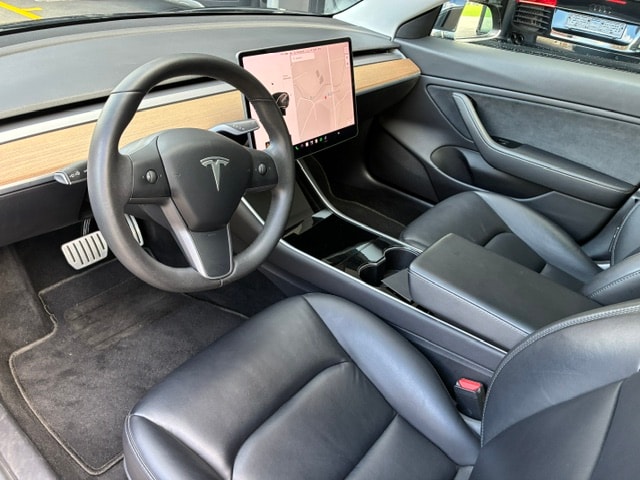 TESLA Model 3 Performance Dual Motor AWD-image-8
