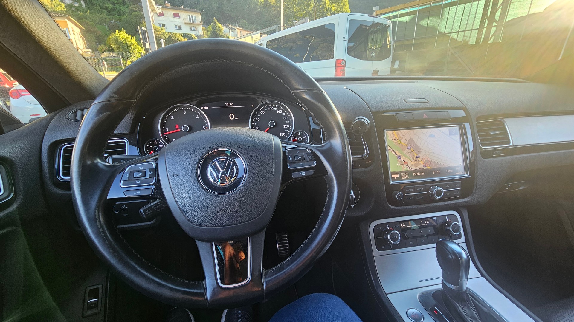 VW Touareg 4.2 TDI Tiptronic-image-6