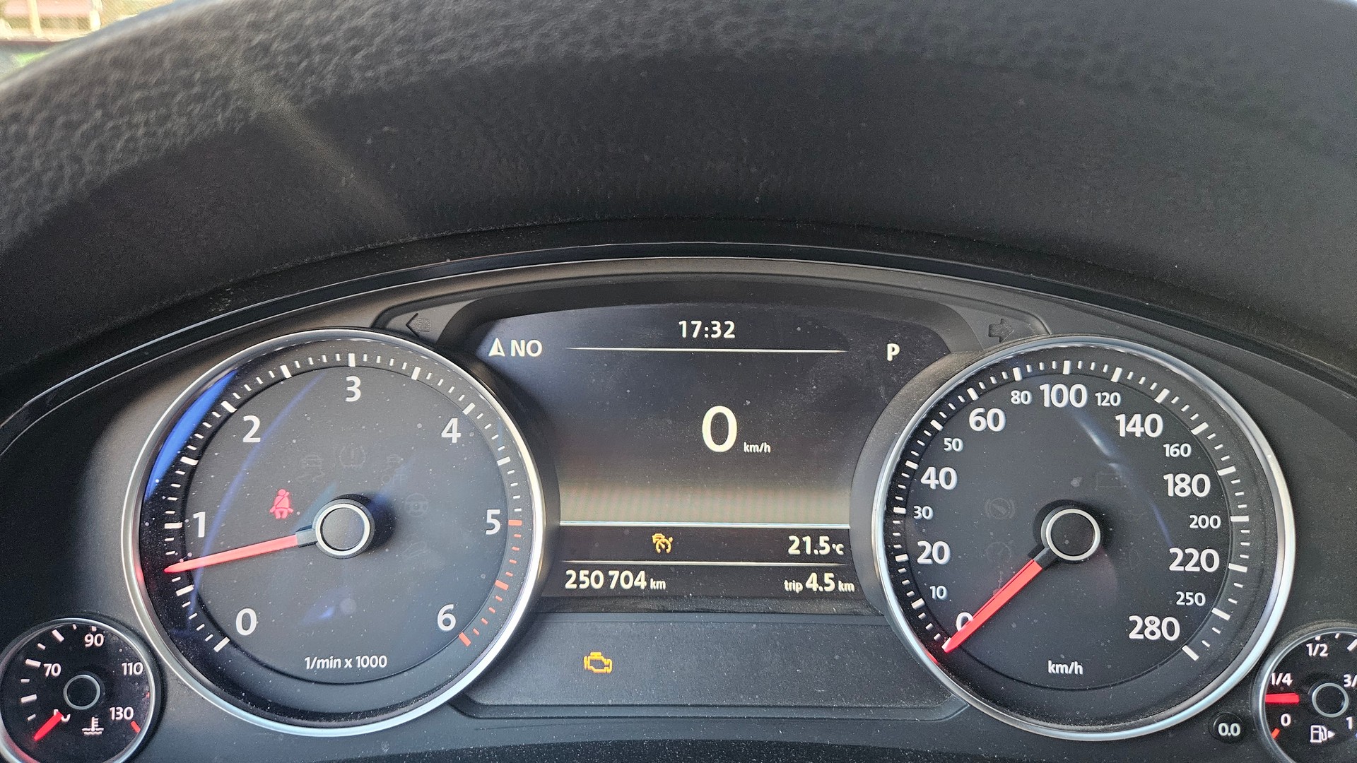 VW Touareg 4.2 TDI Tiptronic-image-7