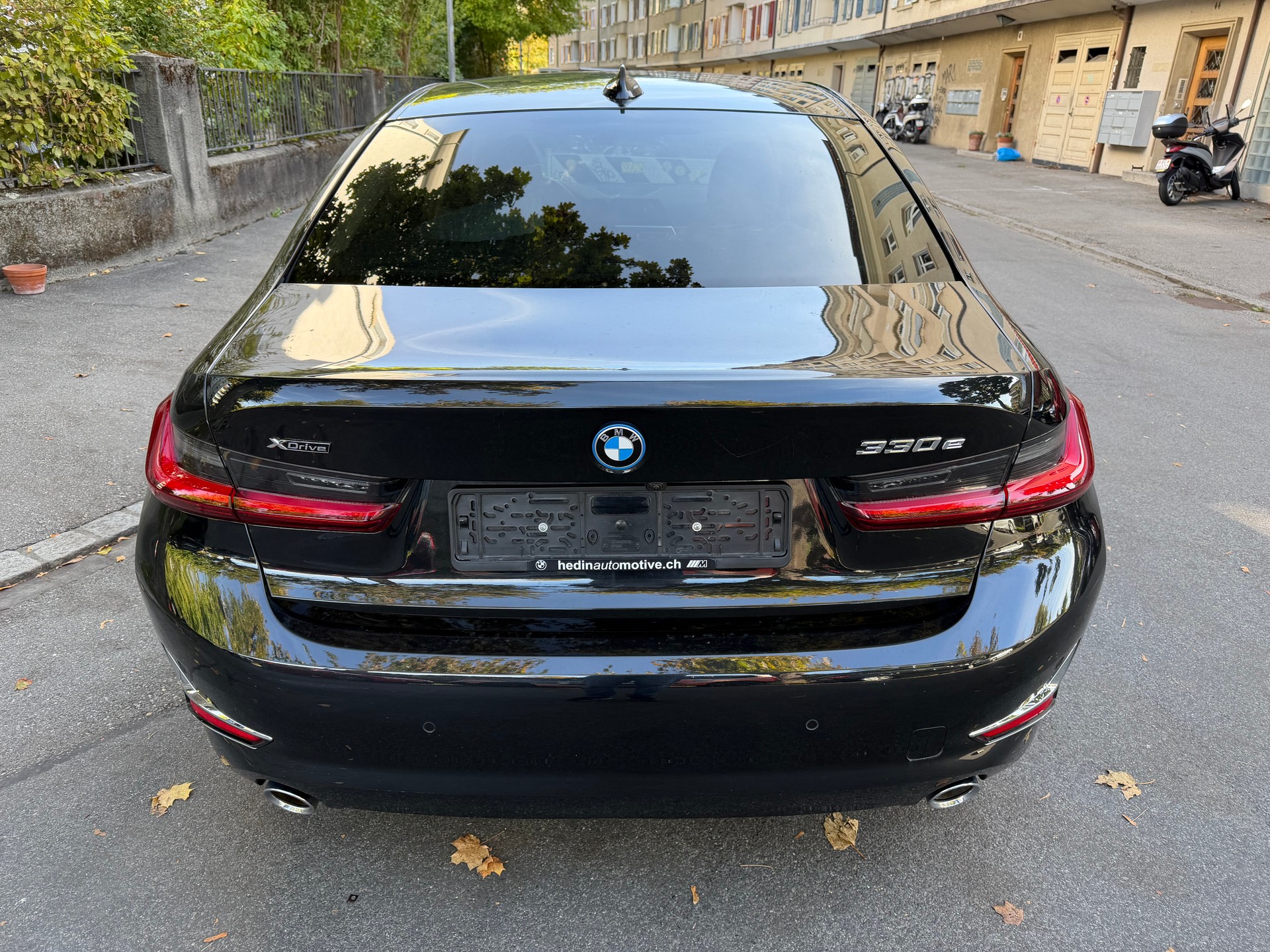 BMW 330e xDrive Luxury Line Steptronic-image-4