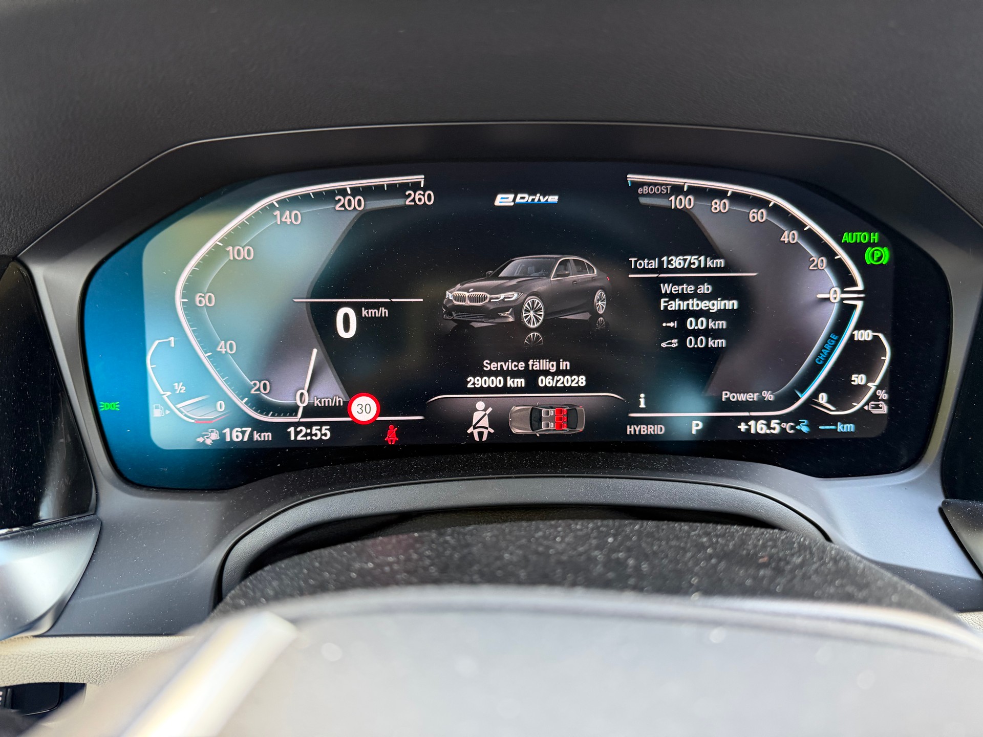 BMW 330e xDrive Luxury Line Steptronic-image-12