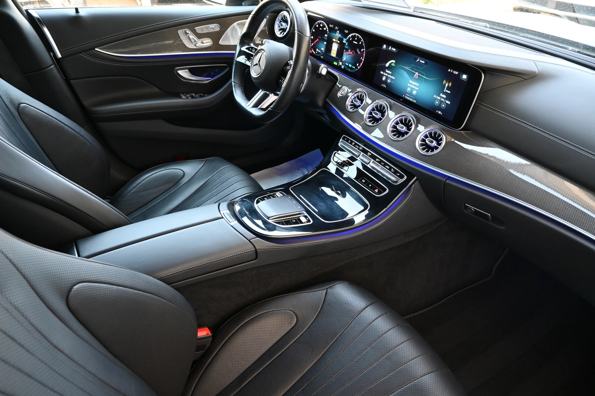 MERCEDES-BENZ CLS 450 V6 4Matic AMG Line 9G-Tronic + (CH Auto) Voll-Ausstattung Facelift Modell-image-10