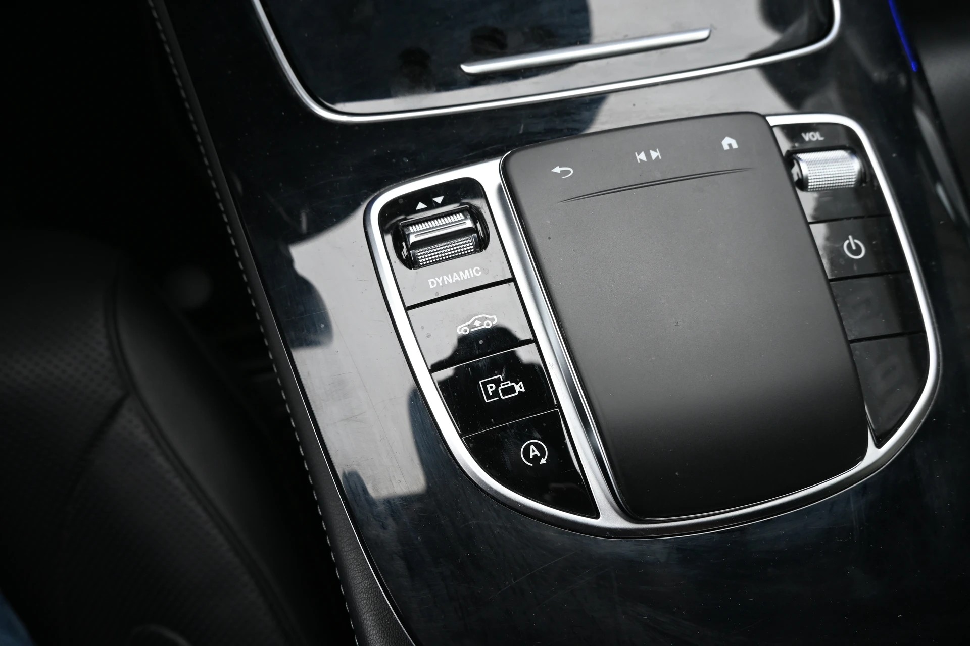 MERCEDES-BENZ CLS 450 V6 4Matic AMG Line 9G-Tronic + (CH Auto) Voll-Ausstattung Facelift Modell-image-18