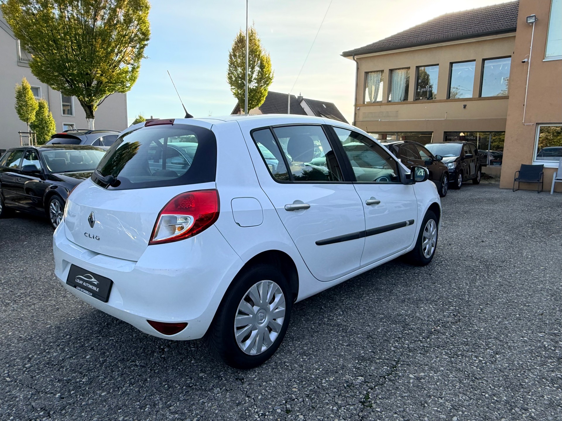 RENAULT Clio 1.2 16V Expression-image-9