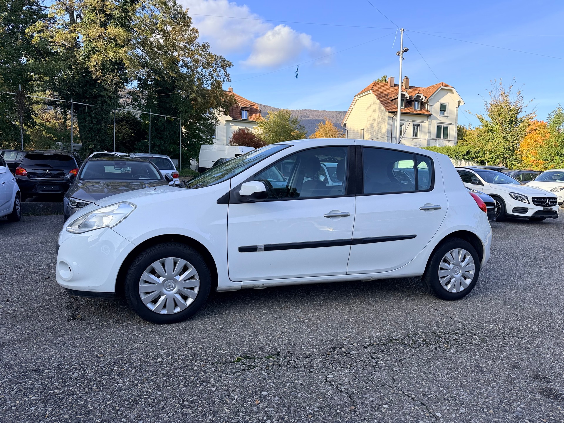 RENAULT Clio 1.2 16V Expression-image-11