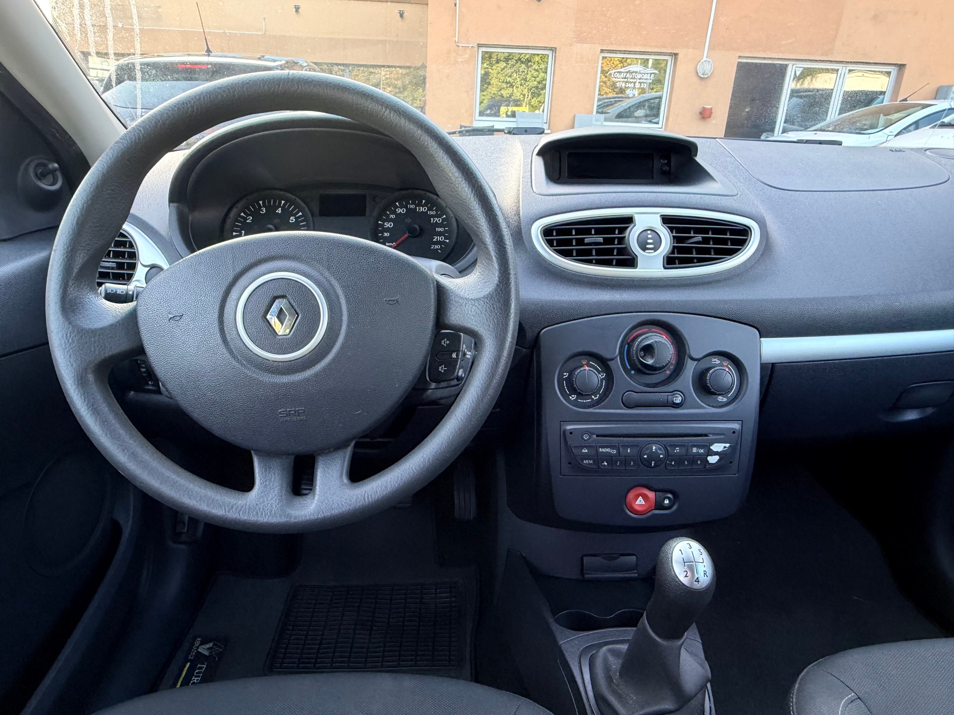 RENAULT Clio 1.2 16V Expression-image-19