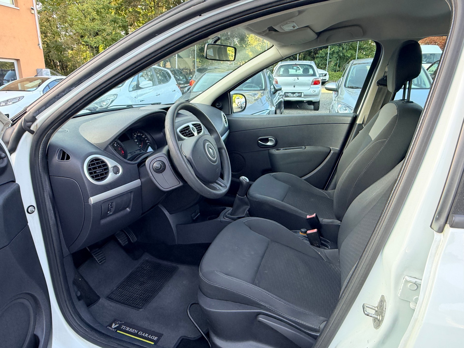 RENAULT Clio 1.2 16V Expression-image-13